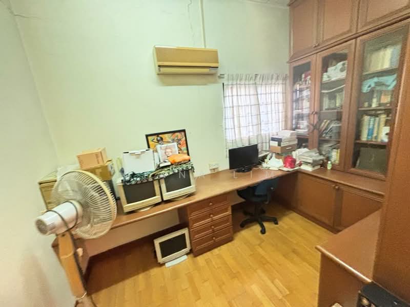 Rumah Teres 2 Tingkat untuk Dijual di Bukit Jelutong (Shah Alam) - Ciana Lim - Study - PropertyGuru.com.my