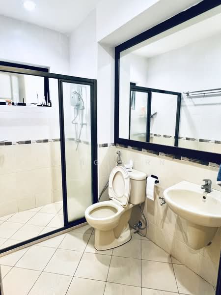 Kondominium untuk Dijual di Alpine Tower - Weng Sern - Bathroom - PropertyGuru.com.my