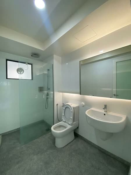 Kondominium untuk Dijual di Alpine Tower - Jerry So - Bathroom - PropertyGuru.com.my