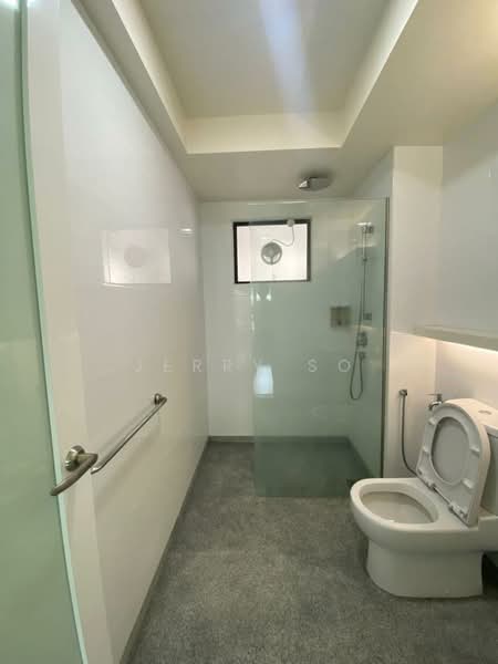 Kondominium untuk Dijual di Alpine Tower - Jerry So - Bathroom - PropertyGuru.com.my