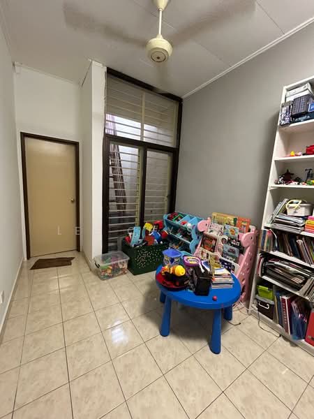 Rumah Teres 2 Tingkat untuk Dijual di Seksyen 5B, Bandar Kinrara (Puchong) - Lee Crystal - Study - PropertyGuru.com.my