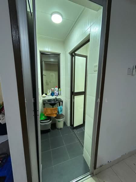 Rumah Teres 2 Tingkat untuk Dijual di Seksyen 5B, Bandar Kinrara (Puchong) - Lee Crystal - Bathroom - PropertyGuru.com.my