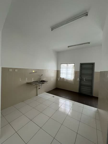 Rumah Teres 2 Tingkat untuk Disewa di Setia Ecohill (Semenyih) - Lee Crystal - Kitchen - PropertyGuru.com.my