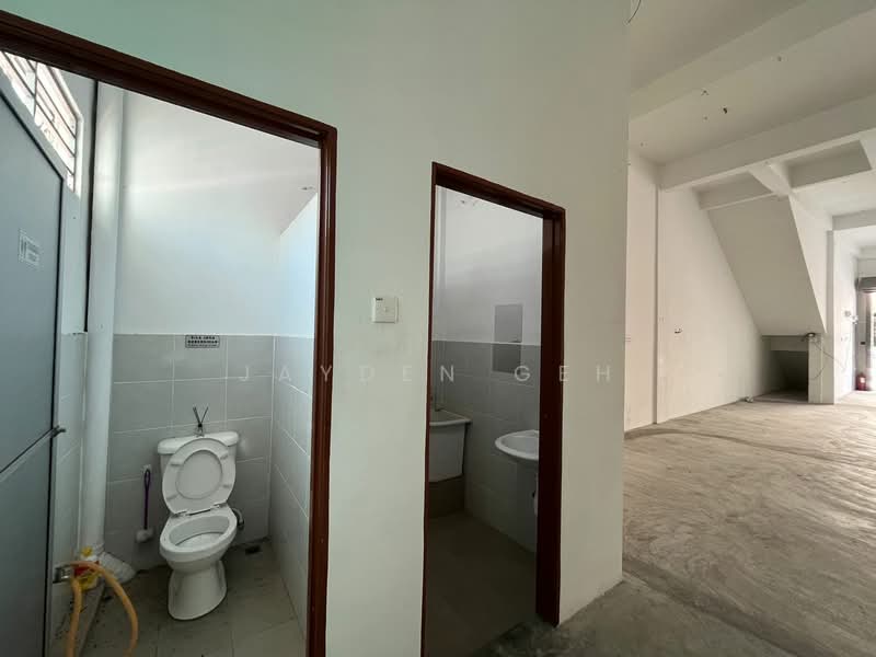 Kedai untuk Disewa di Alor Setar (Kedah) - Jayden Geh - Bathroom - PropertyGuru.com.my