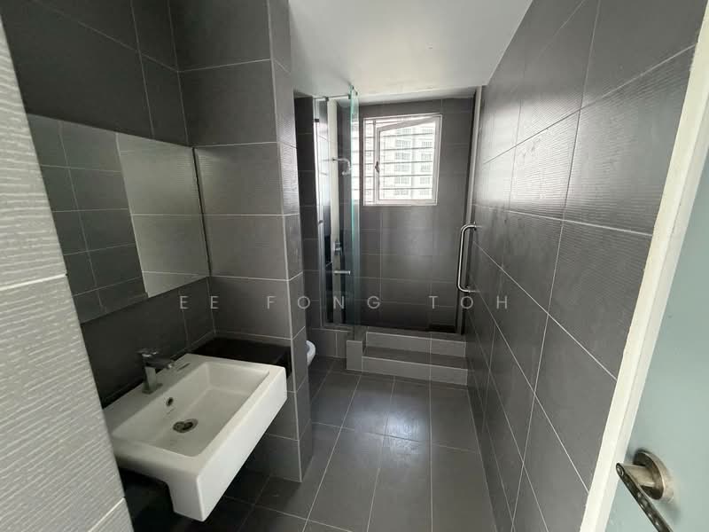 Service Residence for Sale at Tropez Residences - Ee Fong Toh - Bathroom - PropertyGuru.com.my