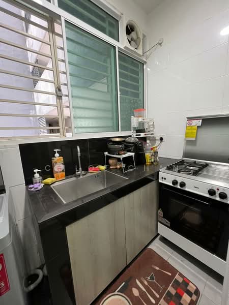 Kondominium untuk Disewa di The Holmes 1 - Chloe Chan - Kitchen - PropertyGuru.com.my