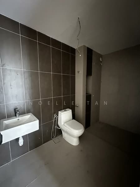 Pangsapuri untuk Dijual di Mutiara Hilltop - Noelle Tan - Master Bathroom - PropertyGuru.com.my
