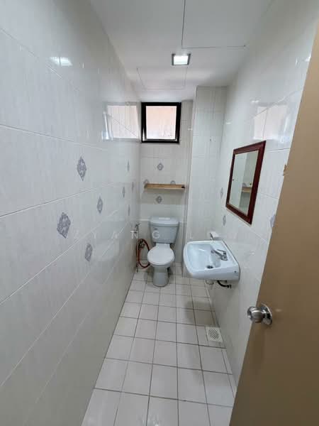 Kondominium untuk Disewa di Mutiara Oriental - Zyang Loo - Bathroom - PropertyGuru.com.my