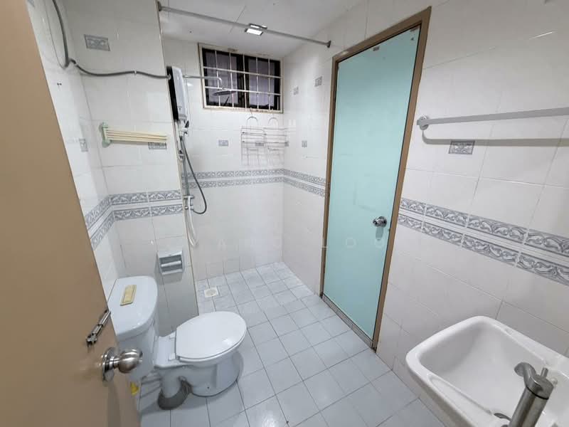 Kondominium untuk Disewa di Mutiara Oriental - Zyang Loo - Bathroom - PropertyGuru.com.my