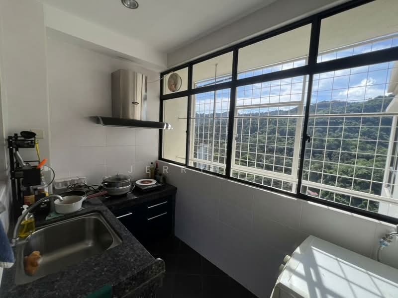 Kondominium untuk Dijual di Alpine Tower - Jerry So - Kitchen - PropertyGuru.com.my