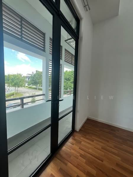 Rumah Teres 2 Tingkat untuk Disewa di Eco Majestic (Semenyih) - Angeline LIEW - Balcony - PropertyGuru.com.my