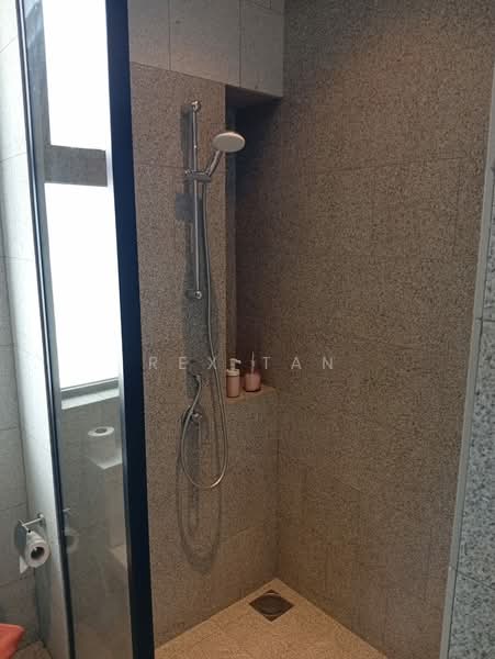 Servis Apartment untuk Disewa di Scarletz Suites @ KL City Centre - Rex Tan - Bathroom - PropertyGuru.com.my