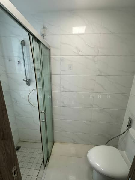 Pangsapuri untuk Disewa di Regalia Park @ Forest City - Hong Charng Lee - Bathroom - PropertyGuru.com.my