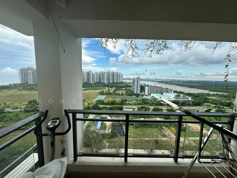 Pangsapuri untuk Disewa di Regalia Park @ Forest City - Hong Charng Lee - Balcony - PropertyGuru.com.my