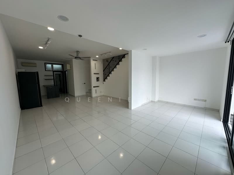 2-storey Terraced House for Rent in Setia Tropika (Johor Bahru) - Queenie Ng - Living Room - PropertyGuru.com.my