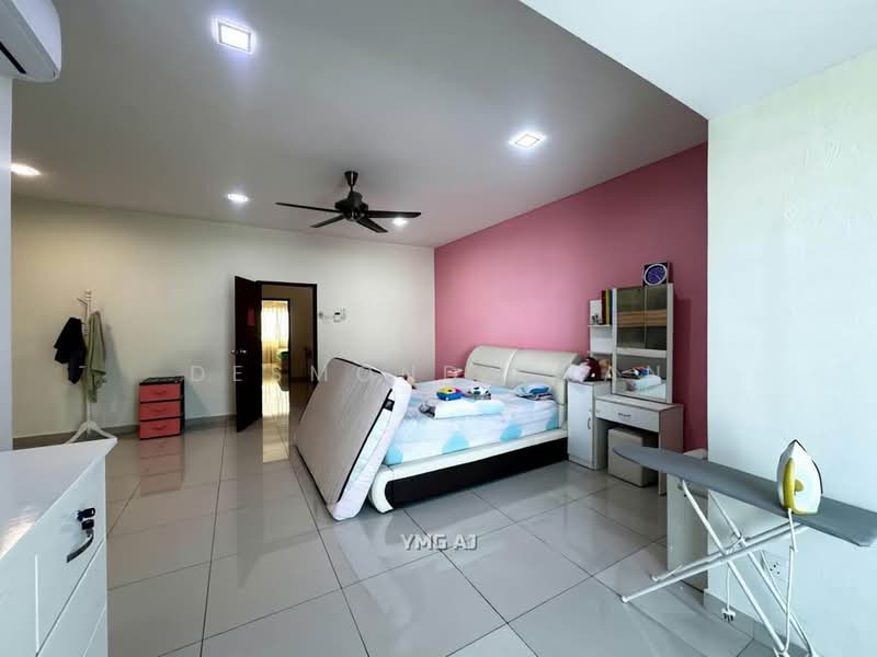 Rumah Teres 2 Tingkat untuk Dijual di Klang (Selangor) - Desmond Chan - Bedroom - PropertyGuru.com.my