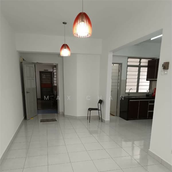 Servis Apartment untuk Dijual di Main Place Residence - Max Chan - Living Room - PropertyGuru.com.my