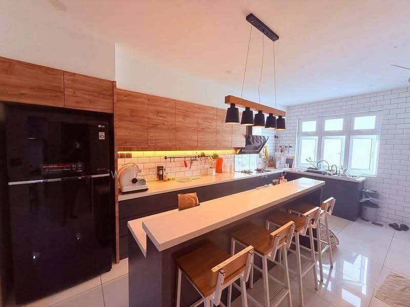 Jual rumah LPPSA di Johor: dapur rumah teres sebenar di Bandar Dato Onn Johor Bahru