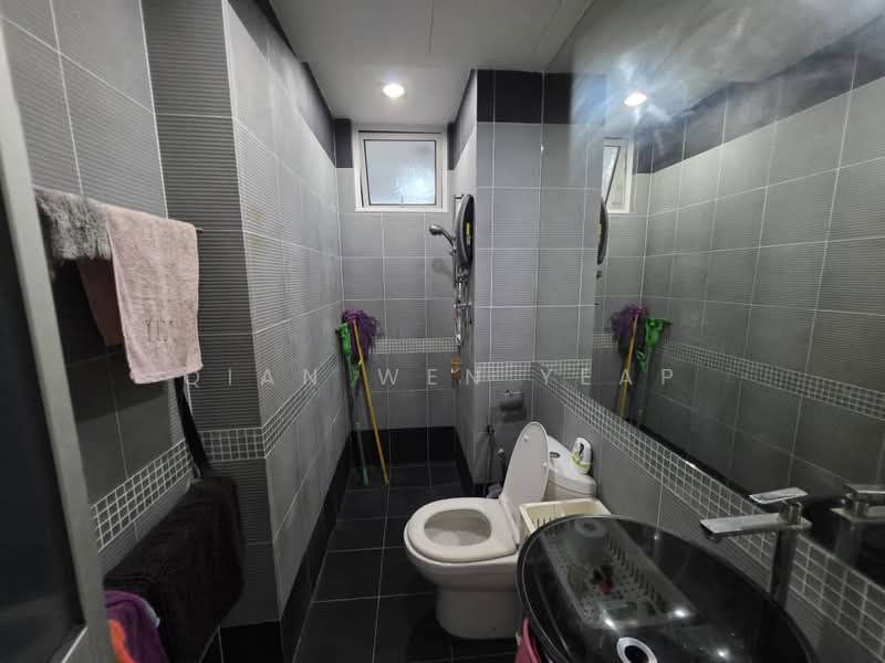 Condominium for Sale at Summer Place - Qian Wen Yeap - Bathroom - PropertyGuru.com.my