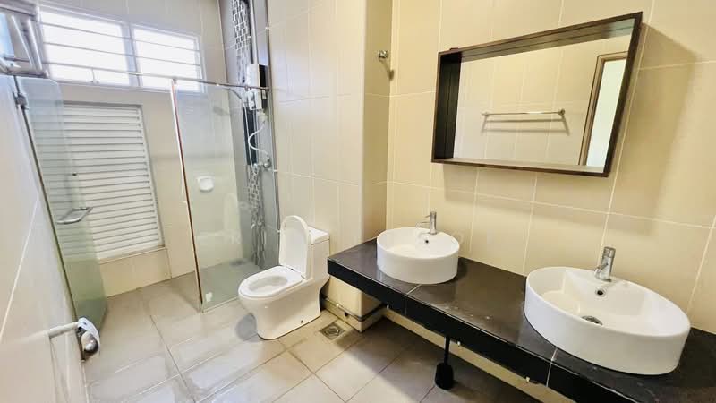 Rumah Teres untuk Disewa di Shah Alam (Selangor) - Erin Yusof - Bathroom - PropertyGuru.com.my