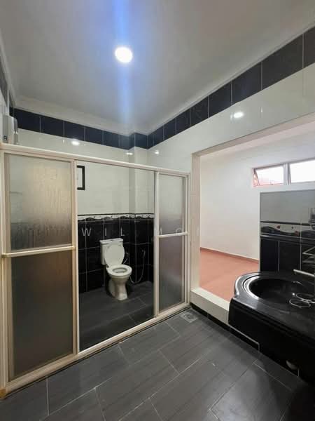 Semi-Detached House for Sale in Taman Serene (Johor Bahru) - Wil Mong - Bathroom - PropertyGuru.com.my