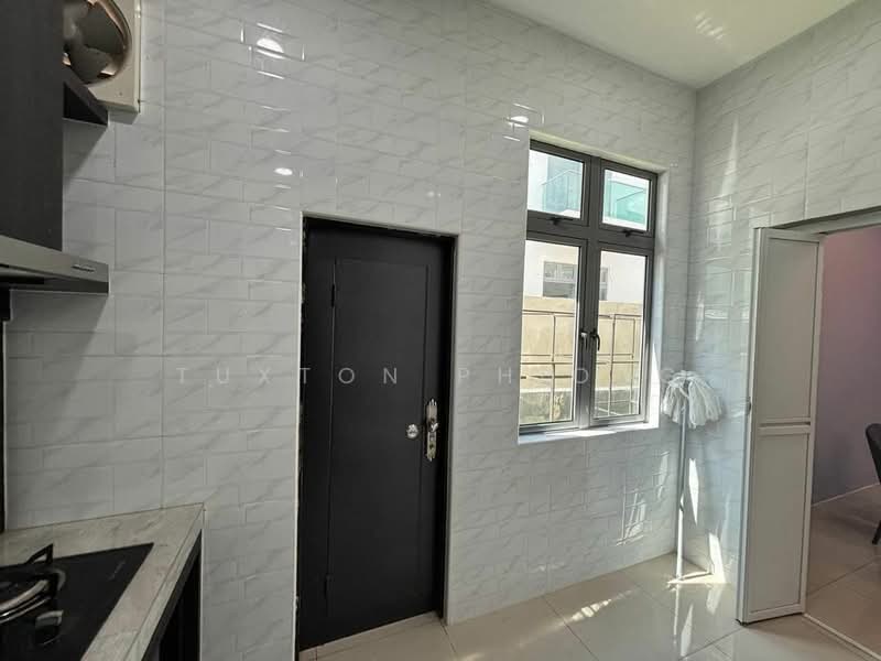 Rumah Kluster untuk Dijual di Taman Bukit Skudai (Skudai) - Tuxton Phiong - Kitchen - PropertyGuru.com.my