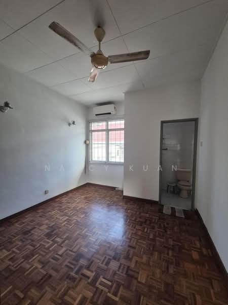 Rumah Teres 2 Tingkat untuk Dijual di Bandar Utama (Selangor) - Nancy Kuan - Bathroom - PropertyGuru.com.my