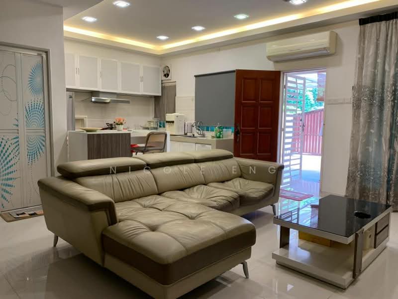 Townhouse for Rent in Kota Kemuning (Shah Alam) - Nicole Eng - Living Room - PropertyGuru.com.my