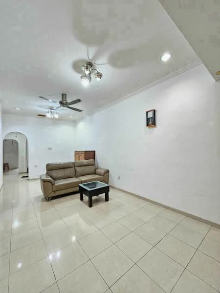 Rumah Teres 1 Tingkat untuk Dijual di Taman Johor Jaya (Johor Bahru) - Wil Mong - Living Room - PropertyGuru.com.my