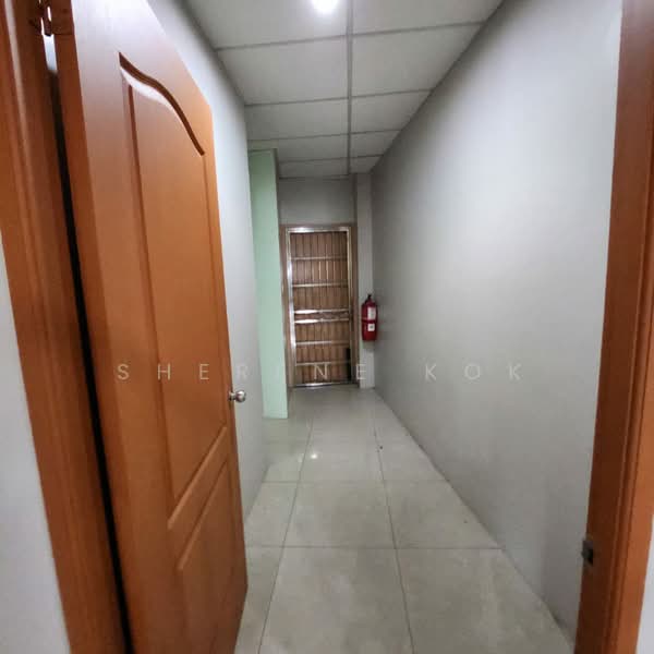 Kedai untuk Dijual di Kota Sentosa (Kuching) - Sherene Kok - Corridor - PropertyGuru.com.my