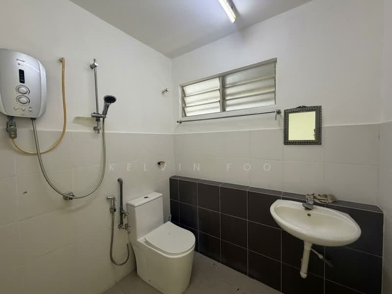 2-storey Terraced House for Sale in Taman Intan Baru (Teluk Intan) - Kelvin Foo - Bathroom - PropertyGuru.com.my