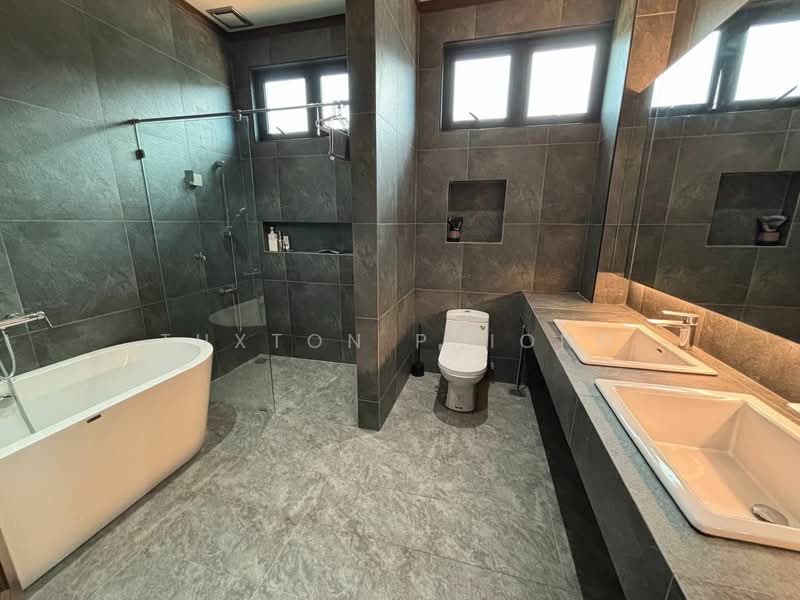 Bungalow for Sale in Bandar Seri Alam (Masai) - Tuxton Phiong - Bathroom - PropertyGuru.com.my