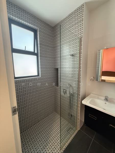 Rumah Berkembar untuk Dijual di Setia Alam (Selangor) - Howard Soh - Bathroom - PropertyGuru.com.my