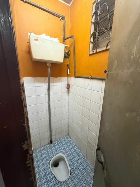 1-storey Terraced House for Sale in Kawasan 13, Taman Kem (Pelabuhan Klang) - Noah Lee - Bathroom - PropertyGuru.com.my