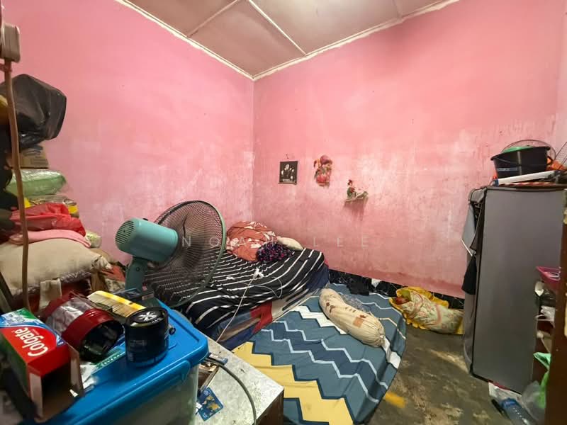 1-storey Terraced House for Sale in Kawasan 13, Taman Kem (Pelabuhan Klang) - Noah Lee - Bedroom - PropertyGuru.com.my