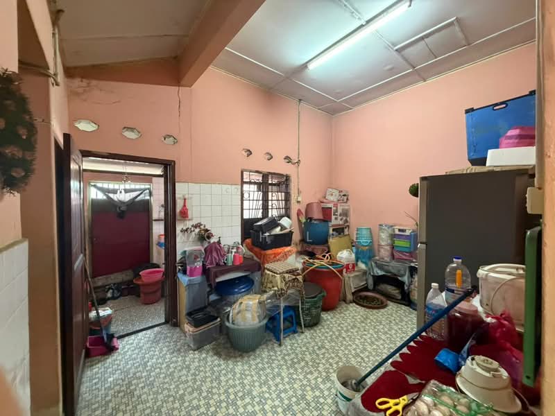 1-storey Terraced House for Sale in Kawasan 13, Taman Kem (Pelabuhan Klang) - Noah Lee - Kitchen - PropertyGuru.com.my