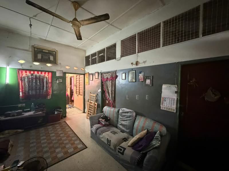 1-storey Terraced House for Sale in Kawasan 13, Taman Kem (Pelabuhan Klang) - Noah Lee - Living Room - PropertyGuru.com.my