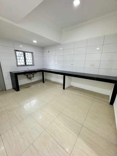Rumah Teres 1 Tingkat untuk Dijual di Taman Perling (Perling) - Wil Mong - Kitchen - PropertyGuru.com.my