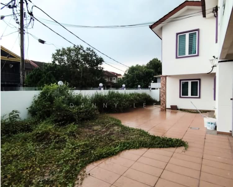 Rumah Teres 2 Tingkat untuk Dijual di Taman Lestari Putra (Seri Kembangan) - Danny Lee - Exterior - PropertyGuru.com.my