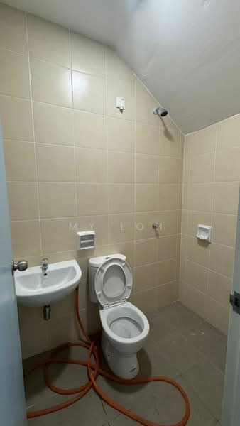 Rumah Teres 2 Tingkat untuk Dijual di Setia Eco Templer (Rawang) - MY Loh - Bathroom - PropertyGuru.com.my