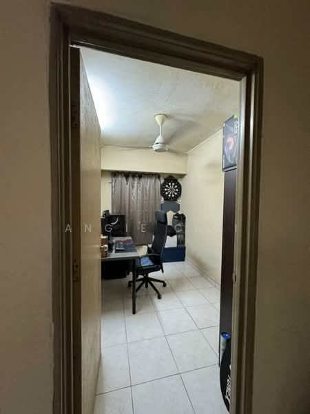 Pangsapuri untuk Dijual di Seri Aman Apartment - Angie Chai - Study - PropertyGuru.com.my