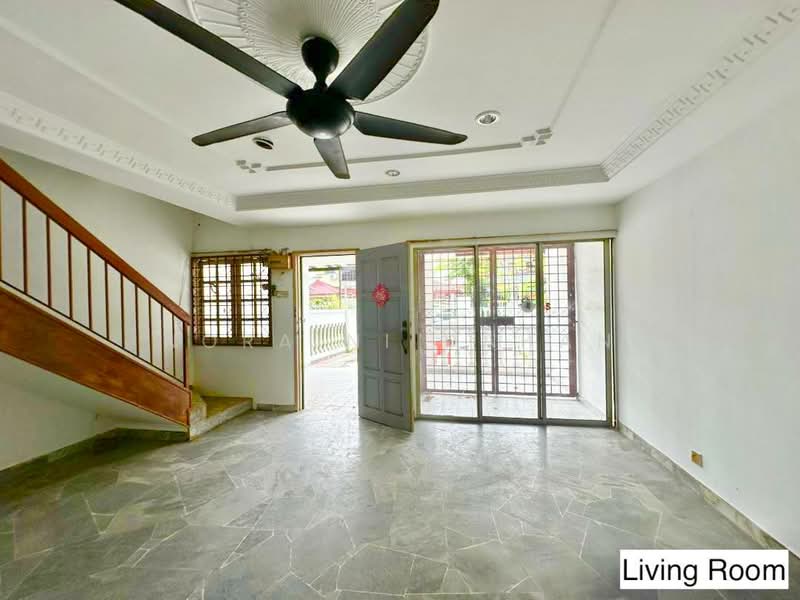 2-storey Terraced House for Sale in Taman Pandan Indah (Ampang) - Noraini Dahan - Living Room - PropertyGuru.com.my