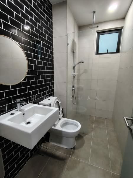 Servis Apartment untuk Disewa di Union Suites - Nick Chan - Bathroom - PropertyGuru.com.my