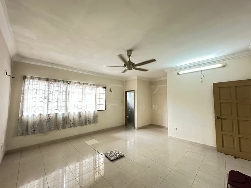 2-storey Terraced House for Sale in Taman Seri Taming (Cheras) - Nick Yong - Living Room - PropertyGuru.com.my