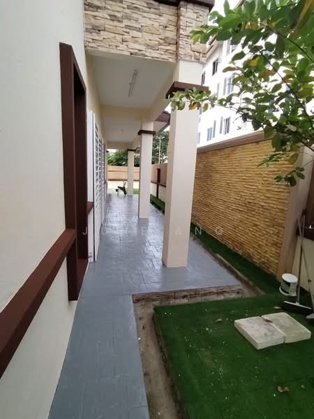 2-storey Terraced House for Sale in Bandar Mahkota Cheras (Cheras) - June Ang - Exterior - PropertyGuru.com.my