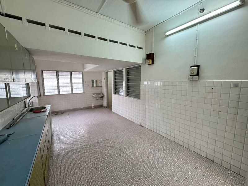 2-storey Terraced House for Sale in Ipoh Garden (Ipoh) - Jeff Tan - Kitchen - PropertyGuru.com.my
