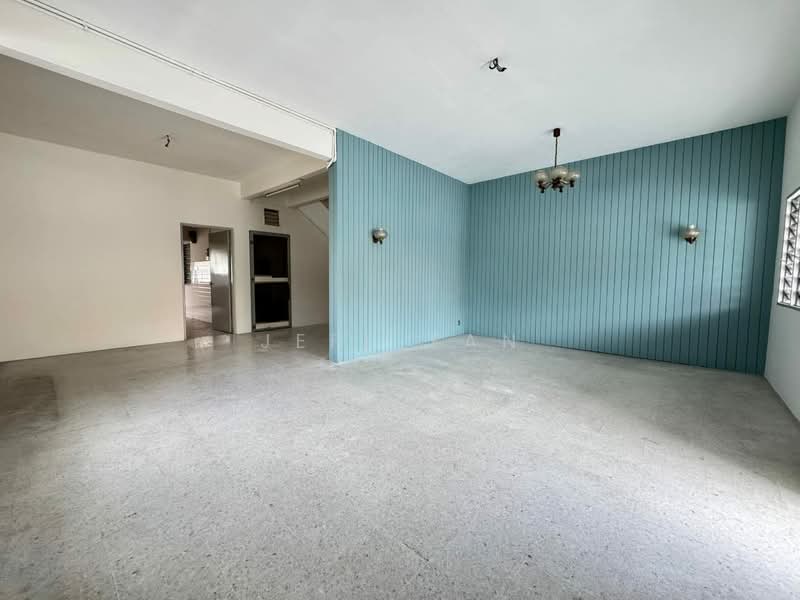 2-storey Terraced House for Sale in Ipoh Garden (Ipoh) - Jeff Tan - Living Room - PropertyGuru.com.my