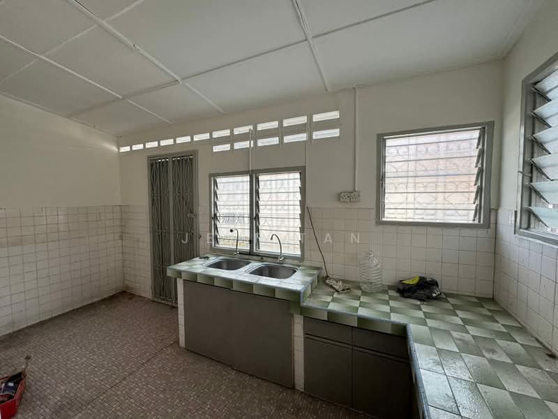 2-storey Terraced House for Sale in Ipoh Garden (Ipoh) - Jeff Tan - Kitchen - PropertyGuru.com.my