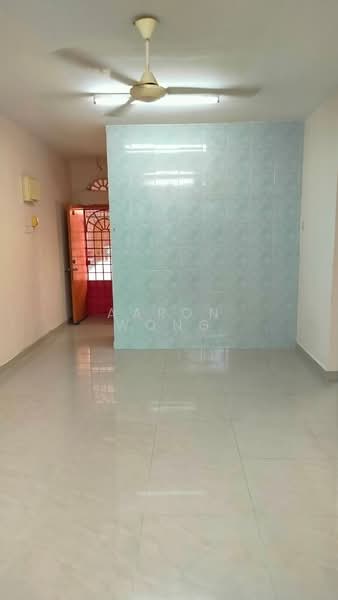 Pangsapuri untuk Disewa di Desa Temenggong Apartment - Aaron Wong - Entrance - PropertyGuru.com.my
