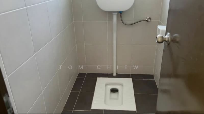 Kilang untuk Disewa di Bandar Indahpura (Kulai) - Tom Chiew - Bathroom - PropertyGuru.com.my
